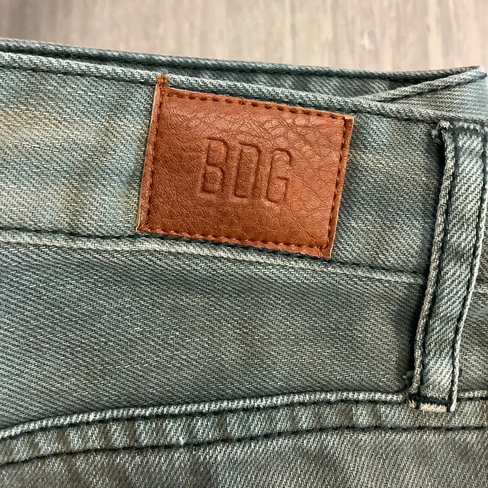 SALE! BDG High-Waisted Mom Jean Faded Denim - Picture 12 of 12